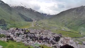 Vedere asupra Alpilor elvețieni, din Glacier Express